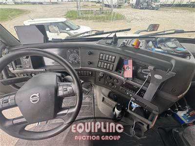 2019 Volvo VNL 6X4 T/A SLEEPER TRUCK TRAC