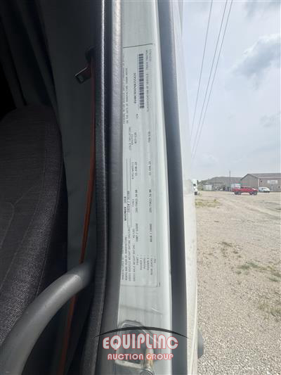 2019 Volvo VNL 6X4 T/A SLEEPER TRUCK TRAC