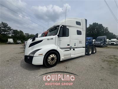 2019 Volvo VNL 6X4 T/A SLEEPER TRUCK TRAC