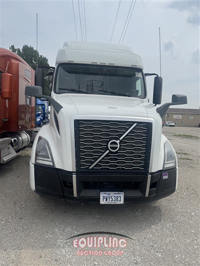 2019 Volvo VNL 6X4 T/A SLEEPER TRUCK TRAC