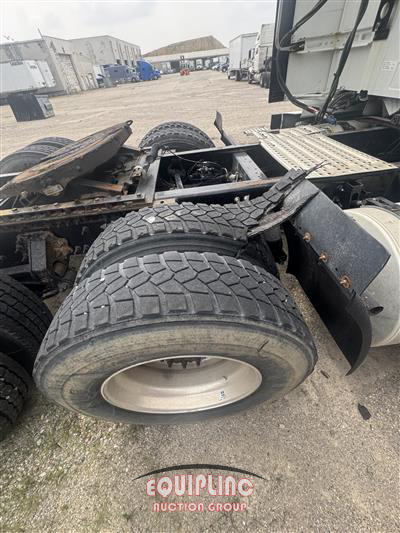 2019 Volvo VNL 6X4 T/A SLEEPER TRUCK TRAC