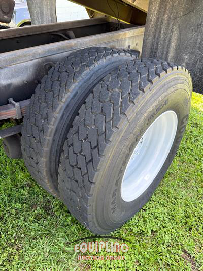 2004 Ford F-750