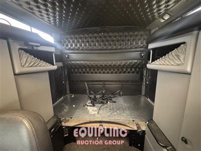 2016 Kenworth W900 6X4 T/A SLEEPER TRUCK TRA