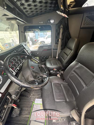 2016 Kenworth W900 6X4 T/A SLEEPER TRUCK TRA