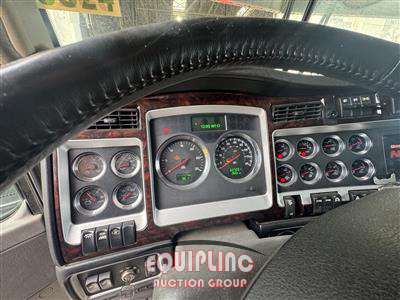 2016 Kenworth W900 6X4 T/A SLEEPER TRUCK TRA