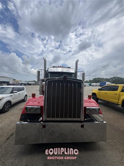 2016 Kenworth W900 6X4 T/A SLEEPER TRUCK TRA