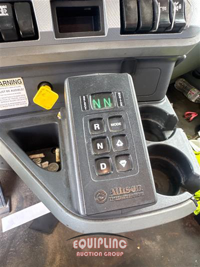 2020 Kenworth T880 TRI/A DUMP TRUCK 