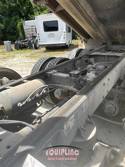 2020 Kenworth T880 TRI/A DUMP TRUCK 