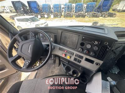 2020 Freightliner CASCADIA 6X4 T/A SLEEPER TRUCK