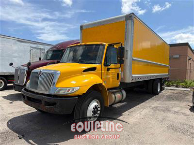 2019 International 4300 4X2 S/A 26FT NON CDL BOX 