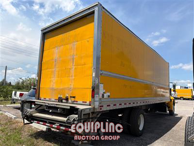 2019 International 4300 4X2 S/A 26FT NON CDL BOX 