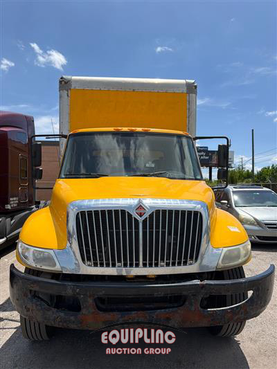 2019 International 4300 4X2 S/A 26FT NON CDL BOX 