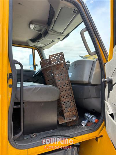 2019 International 4300 4X2 S/A 26FT NON CDL BOX 