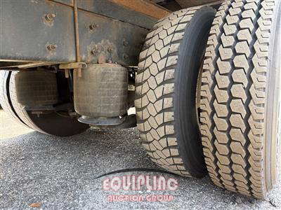 2019 International 4300 4X2 S/A 26FT NON CDL BOX 