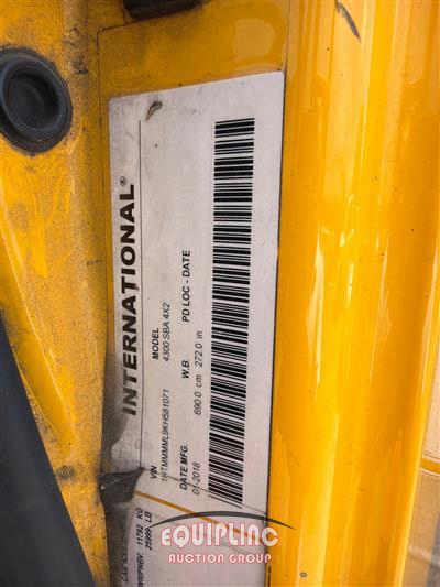 2019 International 4300 4X2 S/A 26FT NON CDL BOX 