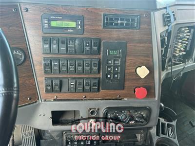 2012 Western Star 4900 6X4 T/A SLEEPER TRUCK TRA