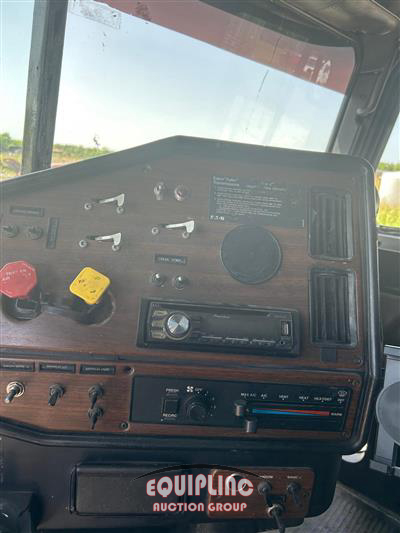 2005 Freightliner Classic XL