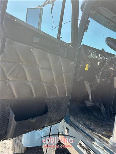 2005 Freightliner Classic XL