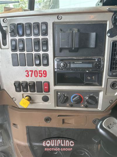 2014 Mack GRANITE GU713