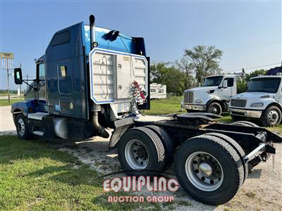 2000 Kenworth T600 6X4 T/A MID ROOF TRUCK TR