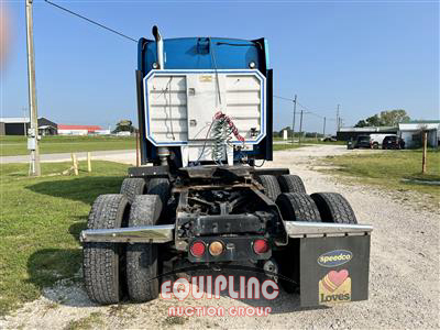 2000 Kenworth T600 6X4 T/A MID ROOF TRUCK TR