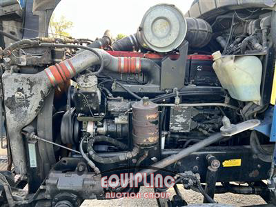 2000 Kenworth T600 6X4 T/A MID ROOF TRUCK TR
