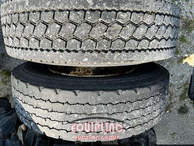 2000 Kenworth T600 6X4 T/A MID ROOF TRUCK TR