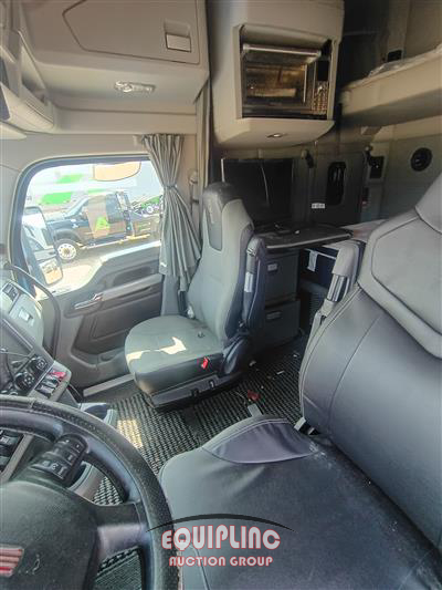 2020 Kenworth T680 6X4 T/A SLEEPER TRUCK TRA