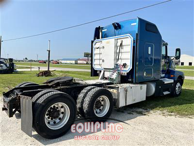 2000 Kenworth T600 6X4 T/A MID ROOF TRUCK TR