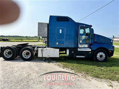 2000 Kenworth T600 6X4 T/A MID ROOF TRUCK TR