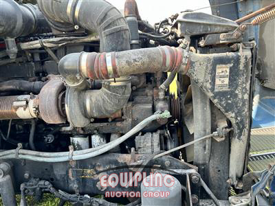 2000 Kenworth T600 6X4 T/A MID ROOF TRUCK TR