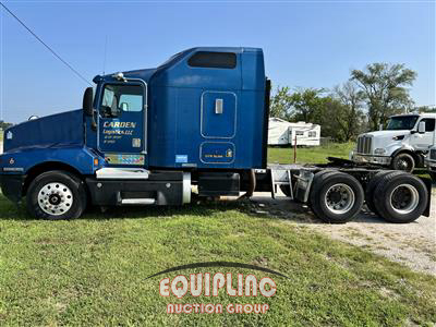 2000 Kenworth T600 6X4 T/A MID ROOF TRUCK TR