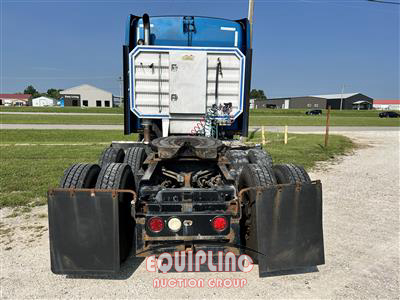 2000 Kenworth T600 6X4 T/A MID ROOF TRUCK TR