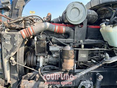 2000 Kenworth T600 6X4 T/A MID ROOF TRUCK TR