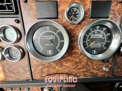 2000 Kenworth T600 6X4 T/A MID ROOF TRUCK TR