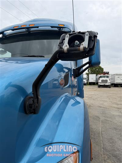 2017 Peterbilt 579 6X4 T/A SLEEPER TRUCK TRAC