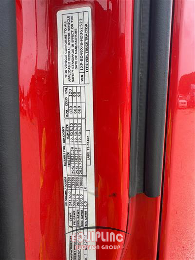 2017 Peterbilt 579 6X4 T/A SLEEPER TRUCK TRAC