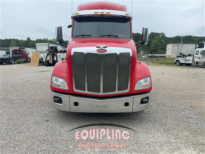 2017 Peterbilt 579 6X4 T/A SLEEPER TRUCK TRAC