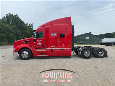 2017 Peterbilt 579 6X4 T/A SLEEPER TRUCK TRAC