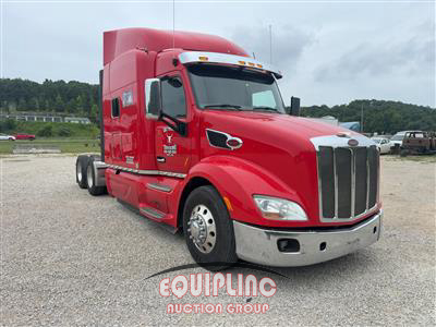 2017 Peterbilt 579 6X4 T/A SLEEPER TRUCK TRAC