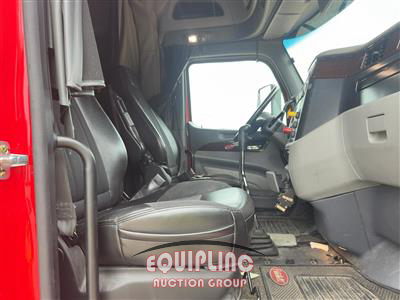 2017 Peterbilt 579 6X4 T/A SLEEPER TRUCK TRAC