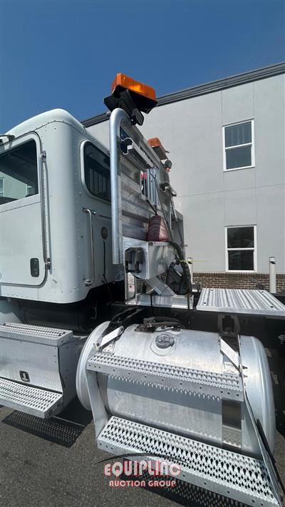 2012 Peterbilt 384