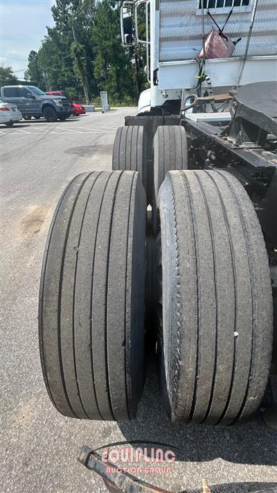 2012 Peterbilt 384