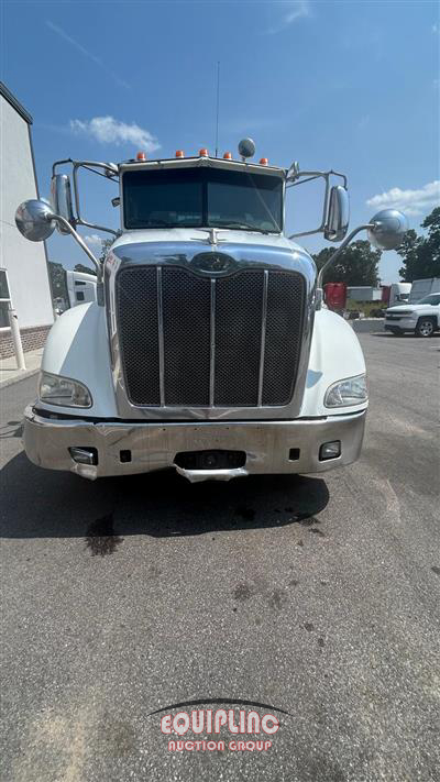 2012 Peterbilt 384