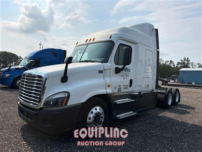 2014 Freightliner CA12564SLP - CA