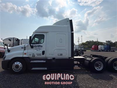 2014 Freightliner CA12564SLP - CA
