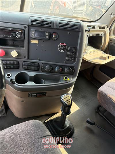 2014 Freightliner CA12564SLP - CA