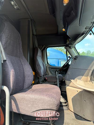 2014 Freightliner CA12564SLP - CA
