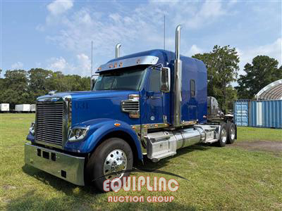 2022 Freightliner SD122