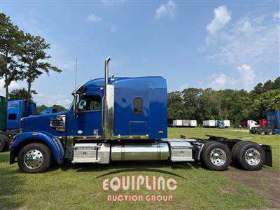 2022 Freightliner SD122